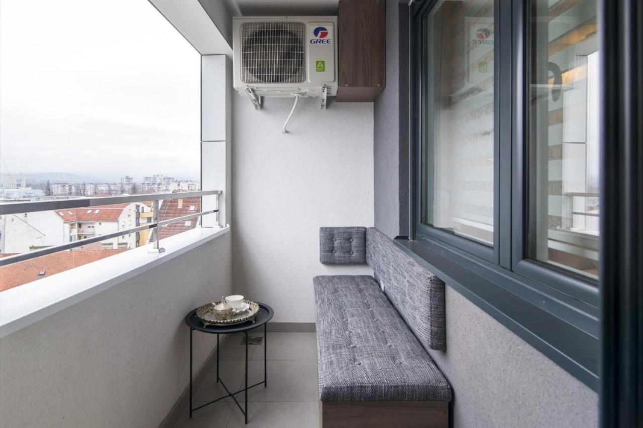Apartmani Eleganza & La Vista Нови-Сад Экстерьер фото